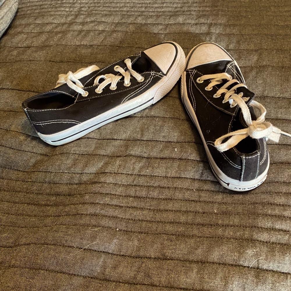Converse air walks.  Size 8.5 women’s